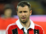 Нападающий "Милана" Антонио Кассано регулярно ссорится с женой из-за футбола