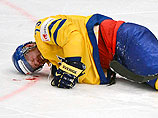 Нападающий сборной Швеции Йохан Францен, получивший перелом носа в матче группового этапа чемпионата мира с Россией, не принял участие в утренней раскатке перед встречей с Италией