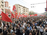 Как говорится в тексте заявления, эти действия выразились "в ограничении территории митинга, проведение которого было согласовано на всей Болотной площади Москвы"