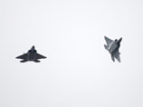 Новейшему истребителю США F-22 "подрезали крылья": летчики задыхаются во время полета Новейшему истребителю США F-22 "подрезали крылья": летчики задыхаются во время полета