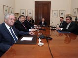 В Греции назначены временный премьер и новые выборы в парламент В Греции назначены временный премьер и новые выборы в парламент