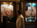 За рекламу, где Папа целуется с имамом, компания Benetton сделала Ватикану "крупное пожертвование"