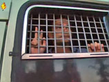 Мировой суд Пресненского района приговорил оппозиционера Илью Яшина, задержанного накануне на Кудринской площади, к 10 суткам ареста. До этого времени Яшин считался координатором лагеря