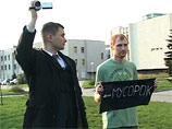 Белорусского оппозиционера Рыжика осудили на 15 суток: похвалил милицию словом "мycopoк" (ВИДЕО)
Белорусского оппозиционера Рыжика осудили на 15 суток: похвалил милицию словом "мycopoк" (ВИДЕО)