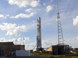 Ракета-носитель с космический аппаратом должна была стартовать с космодрома на мысе Канаверал (штат Флорида) в час дня по Москве