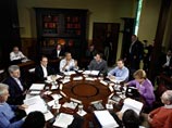 Медведев на "беспроблемном" саммите G8 побыл блоггером, почтальоном и посмотрел футбол Медведев на "беспроблемном" саммите G8 побыл блоггером, почтальоном и посмотрел футбол