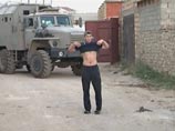 Жители Махачкалы встали на защиту "боевика" от полицейского произвола Жители Махачкалы встали на защиту "боевика" от полицейского произвола