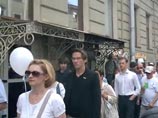 "Прогулка" по-питерски: ни шагу за поребрик, читая Пушкина (ВИДЕО) "Прогулка" по-питерски: ни шагу за поребрик, читая Пушкина (ВИДЕО)
