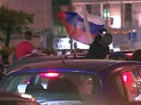Болельщики сборной России по хоккею всю ночь прождали своих кумиров в аэропорту Болельщики сборной России по хоккею всю ночь прождали своих кумиров в аэропорту