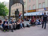 Столичная оппозиция разделилась: "гуляют" одновременно в разных местах Столичная оппозиция разделилась: "гуляют" одновременно в разных местах