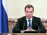 Премьер-министр Дмитрий Медведев, как и собирался, накануне написал заявление о вступлении в партию "Единая Россия"