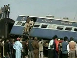 В Индии пассажирский поезд налетел на товарный состав - 25 погибших