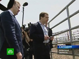 Погода обернулась против Медведева: дождь и ураган на Брянщине не дали премьеру заняться мясным животноводством