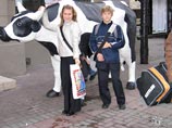 В Москве сотрудница ФСБ погибла, рухнув с эстакады ТТК на машину В Москве сотрудница ФСБ погибла, рухнув с эстакады ТТК на машину