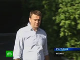 Известный блоггер Алексей Навальный утром в четверг вышел на свободу из спецприемника &#8470;1, где отбывал 15 суток административного ареста, наложенные на него судом