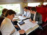 Новый президент Франции удивляет бережливостью: уехал в Брюссель на поезде, вернулся на машине 
