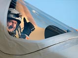 Solar Impulse имеет размах крыльев, сравнимый с Airbus A340 (63 метра). Его масса - 1,6 тонны, крейсерская скорость - 70 км/час. Максимальная высота полета - 8,5 тыс. метров Solar Impulse имеет размах крыльев, сравнимый с Airbus A340 (63 метра). Его масса - 1,6 тонны, крейсерская скорость - 70 км/час. Максимальная высота полета - 8,5 тыс. метров
