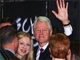 Порнозвезда подмочила репутацию Билла Клинтона, выложив совместное ФОТО с вечеринки