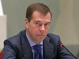 Первым вопросом будет избрание председателя партии - на этот пост выдвинут премьер-министр РФ Дмитрий Медведев. Далее пройдет дискуссия по изменениям и дополнениям в устав "Единой России"