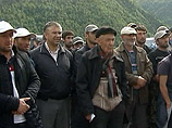 Ранее стало известно, что правительство республики Дагестан выделило из резервного фонда два миллиона рублей на оказание единовременной материальной помощи жителям села Хутрах из расчета 10 тысяч рублей на человека, но не более 25 тысяч рублей на семью Ранее стало известно, что правительство республики Дагестан выделило из резервного фонда два миллиона рублей на оказание единовременной материальной помощи жителям села Хутрах из расчета 10 тысяч рублей на человека, но не более 25 тысяч рублей на семью