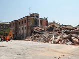 Число жертв землетрясения в Италии выросло до 13 
