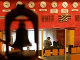 Доллар готовится взять отметку 33 рубля, Центробанк вчетверо увеличил продажу валюты Доллар готовится взять отметку 33 рубля, Центробанк вчетверо увеличил продажу валюты