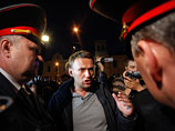 "Я не согласен с обвинениями. В ночь с 7 на 8 мая в районе памятника Героям Плевны собирались люди, чтобы мирно пообщаться. Когда я туда приехал, то увидел 100-150 человек, которые мирно разговаривали без звукоусиливающей аппаратуры, без транспарантов", - "Я не согласен с обвинениями. В ночь с 7 на 8 мая в районе памятника Героям Плевны собирались люди, чтобы мирно пообщаться. Когда я туда приехал, то увидел 100-150 человек, которые мирно разговаривали без звукоусиливающей аппаратуры, без транспарантов", -