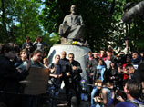 Лагерь оппозиции на Чистых прудах, 15 мая 2012 года Лагерь оппозиции на Чистых прудах, 15 мая 2012 года
