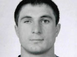 По предварительным данным, предполагаемый боевик, почуяв слежку, прыгнул в машину Bentley к своему знакомому, и она тут же уехала с места встречи По предварительным данным, предполагаемый боевик, почуяв слежку, прыгнул в машину Bentley к своему знакомому, и она тут же уехала с места встречи