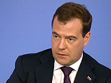 Премьер-министр России Дмитрий Медведев, как и обещал, пришел в программу "Познер" на Первом канале