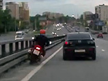 Установить полный номер автомобиля, сбившего Затонского, по записи было невозможно, но инспекторы московского ДПС обратили внимание, что у Mazda не горел правый габаритный фонарь Установить полный номер автомобиля, сбившего Затонского, по записи было невозможно, но инспекторы московского ДПС обратили внимание, что у Mazda не горел правый габаритный фонарь