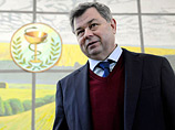 По словам Артамонова, он торопился на совещание с членами правительства, а на дороге было затруднено движение, поэтому он вынужден был прибегнуть к помощи ГИБДД По словам Артамонова, он торопился на совещание с членами правительства, а на дороге было затруднено движение, поэтому он вынужден был прибегнуть к помощи ГИБДД