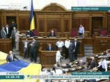Верховная Рада Украины во вторник приняла в первом чтении законопроект о русском языке, которым предлагается существенно усилить его статус, сделав его региональным на большинстве территории Украины