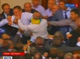 Рада со второго раза одобрила законопроект о русском языке, поссоривший украинцев Рада со второго раза одобрила законопроект о русском языке, поссоривший украинцев