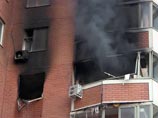 На востоке Москвы, на улице 13-я Парковая в доме номер 42 корпус 3 в одной из квартир на шестом этаже 14-этажного жилого дома во вторник вечером прогремел взрыв, квартира полностью охвачена огнем