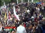В Киеве спецназ применил слезоточивый газ против противников закона о русском языке (ВИДЕО) В Киеве спецназ применил слезоточивый газ против противников закона о русском языке (ВИДЕО)