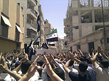 По данным правозащитников, обстрелам подверглись кварталы, где ранее проходили массовые оппозиционные выступления с требованием отставки президента страны Башара Асада