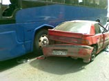 В Петербурге лихач протаранил семь припаркованных автомобилей В Петербурге лихач протаранил семь припаркованных автомобилей