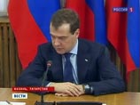 Медведев поведал о новом бомбардировщике и вакансиях для партийных людей Медведев поведал о новом бомбардировщике и вакансиях для партийных людей