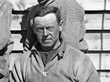 В период с 1911 по 1913 год Левик был членом антарктической экспедиции под руководством Роберта Скотта. В летние сезоны 1911-1912 годов ученый наблюдал за поведением пингвинов Адели на мысе Адэр и делал записи о сексуальном поведении птиц на древнегреческ