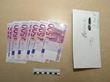 Банкноты, изъятые во время обыска у оппозиционеров