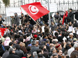 Напомним, в декабре 2010 года по Тунису прокатилась волна общенационального недовольства политикой президента бен Али, которая привела к его отставке в январе
