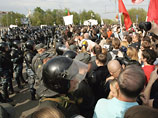 Московский ОМОН получит три миллиарда рублей за работу на митингах Московский ОМОН получит три миллиарда рублей за работу на митингах