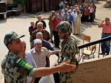 Всего в 27 провинциях страны работают более 13 тыс. избирательных участков, а в голосовании могут принять участие около 50 млн египтян. Второй тур президентских выборов завершится 17 июня