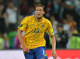 Шведского защитника отпустили из сборной домой с Евро-2012 к рожающей жене 
