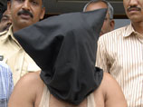 Индийский горняк отрубил мечом голову своей "блудной" дочери и выставил ее на всеобщее обозрение