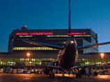 По данным источника, после взлета накануне в 22:10 командир SSJ-100, направлявшегося в Копенгаген, доложил на землю об отказе системы кондиционирования и принял решение о возвращении в аэропорт вылета