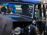 Мугабе чаще всего перемещается по Зимбабве в сопровождении 10 автомобилей охраны. В кортеж обычно входит президентский лимузин, окруженный мотоциклами и армейскими бронемашинами