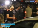Вместе с 42-летним Адамом Тарамовым в руки полиции попали и его охранники - 21-летний Адам Касаев и 30-летний Мамед Тумаев (оба из чеченского Ачхой-Мартана) Вместе с 42-летним Адамом Тарамовым в руки полиции попали и его охранники - 21-летний Адам Касаев и 30-летний Мамед Тумаев (оба из чеченского Ачхой-Мартана)