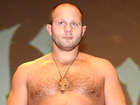 Федор Емельяненко нокаутировал бразильца Педро Хиззо за 34 секунды и завершил карьеру Федор Емельяненко нокаутировал бразильца Педро Хиззо за 34 секунды и завершил карьеру